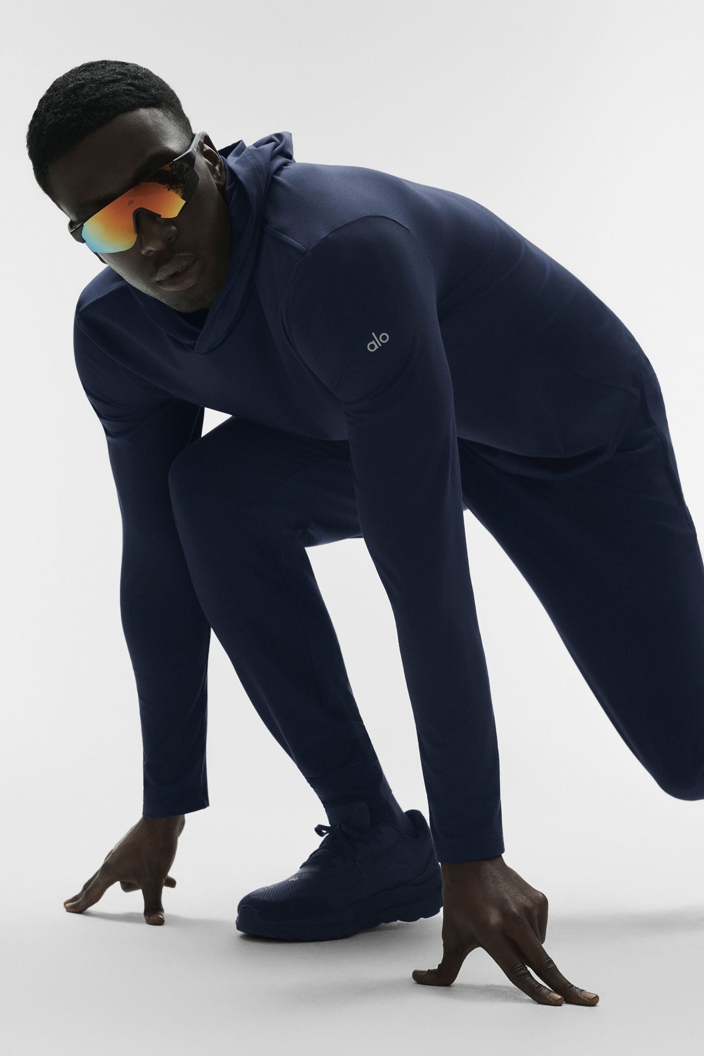 Haut Manches Longues À Capuche Conquer Reform - Navy