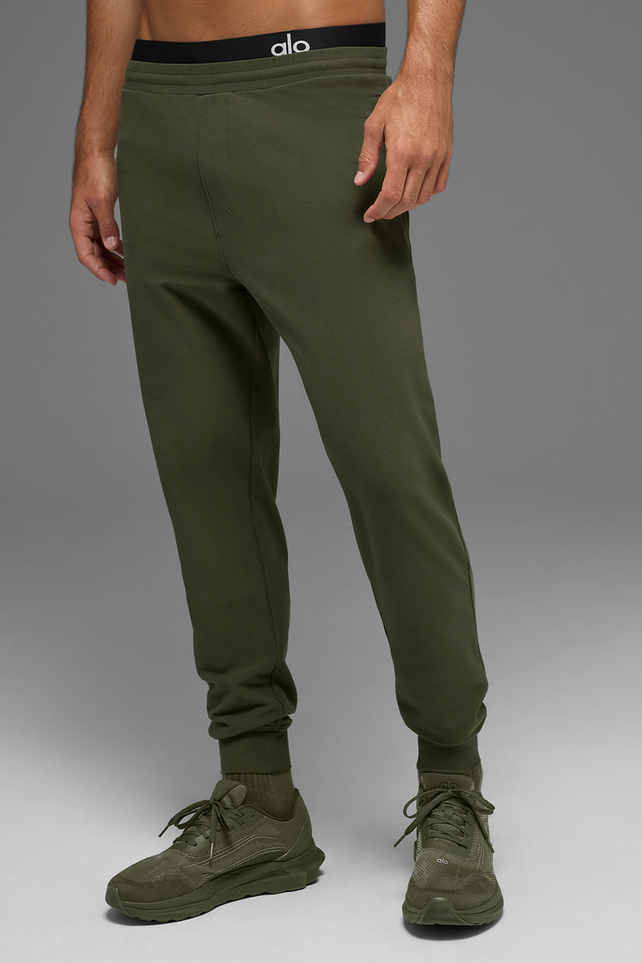 Jogging Technique Conquer Max - Green Olive