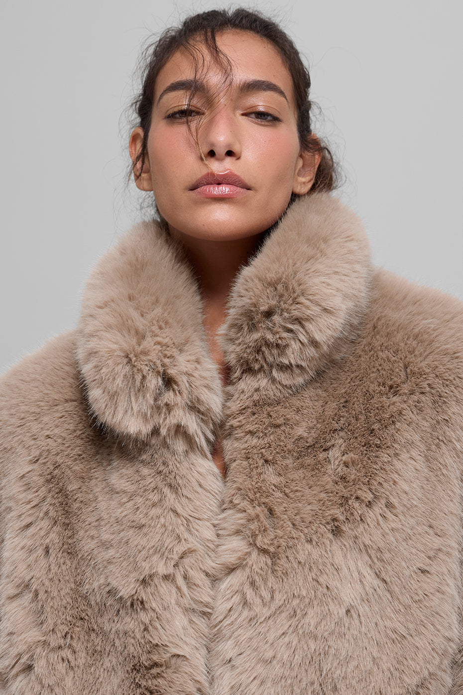 Veste Courte Fausse Fourrure Opulent - Oat