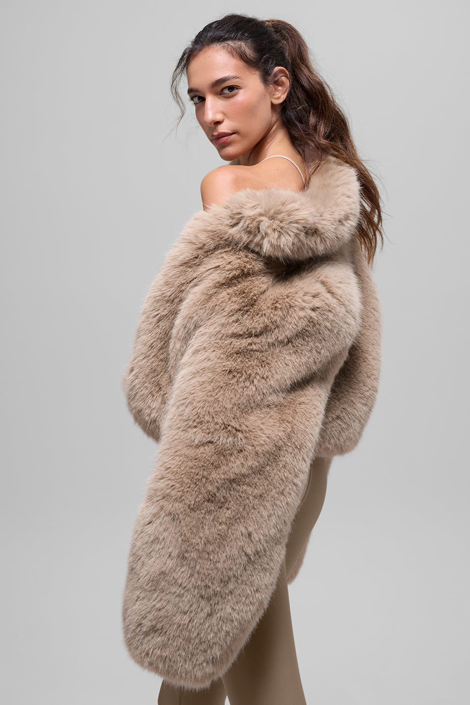 Veste Courte Fausse Fourrure Opulent - Oat