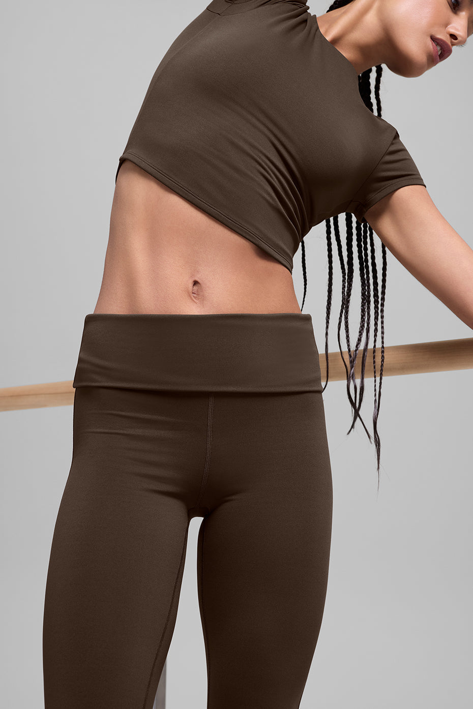 ALO  Legging évasé à rabat Softsculpt (court) - Espresso