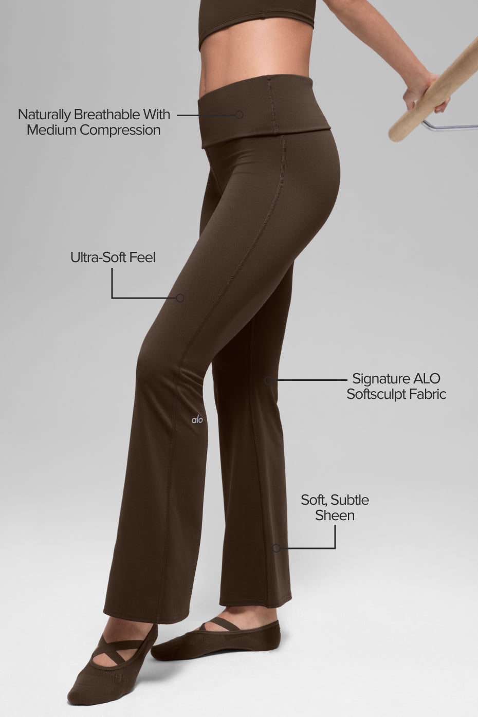 ALO  Legging évasé à rabat Softsculpt (court) - Espresso