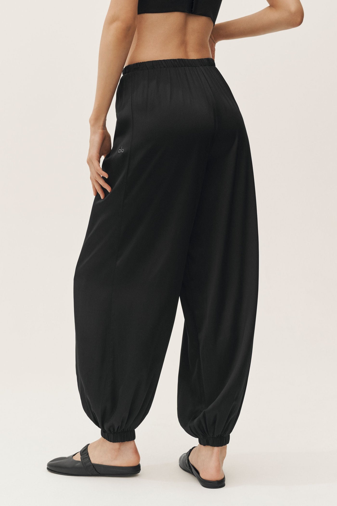 Pantalon Taille Haute En Soie Mélangée Radiance - Noir
